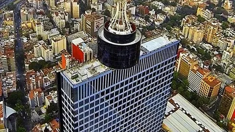 “亚洲杯乒乓球小组赛第3轮焦点战：林高远VS冯耀恩 激战瞬间”