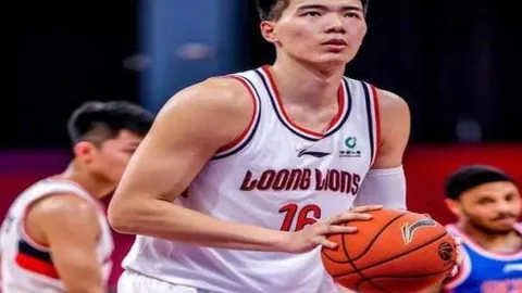 独行侠VS国王：NBA数据分析及专家推荐